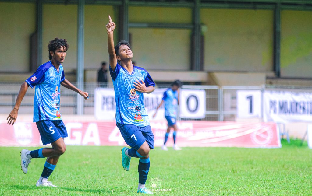 Selebrasi Aldi Setya Wicaksono setelah mencetaj gol penyama kedudukan melawan PSMP.