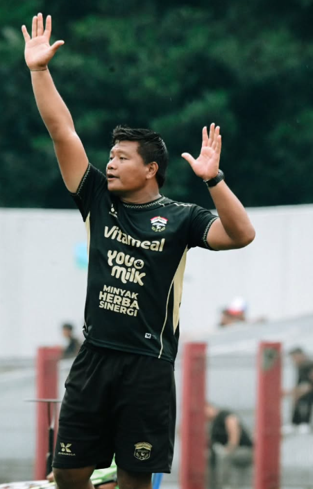 Wahyu Wijiastanto menuliskan pengunduran dirinya sebagai asisten pelatih Persibangga di media sosial pribadi.