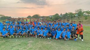 Para pemain PSAL Surabaya usai berlatih. Mereka akan menjadi tuan rumah kejuaraan U14.