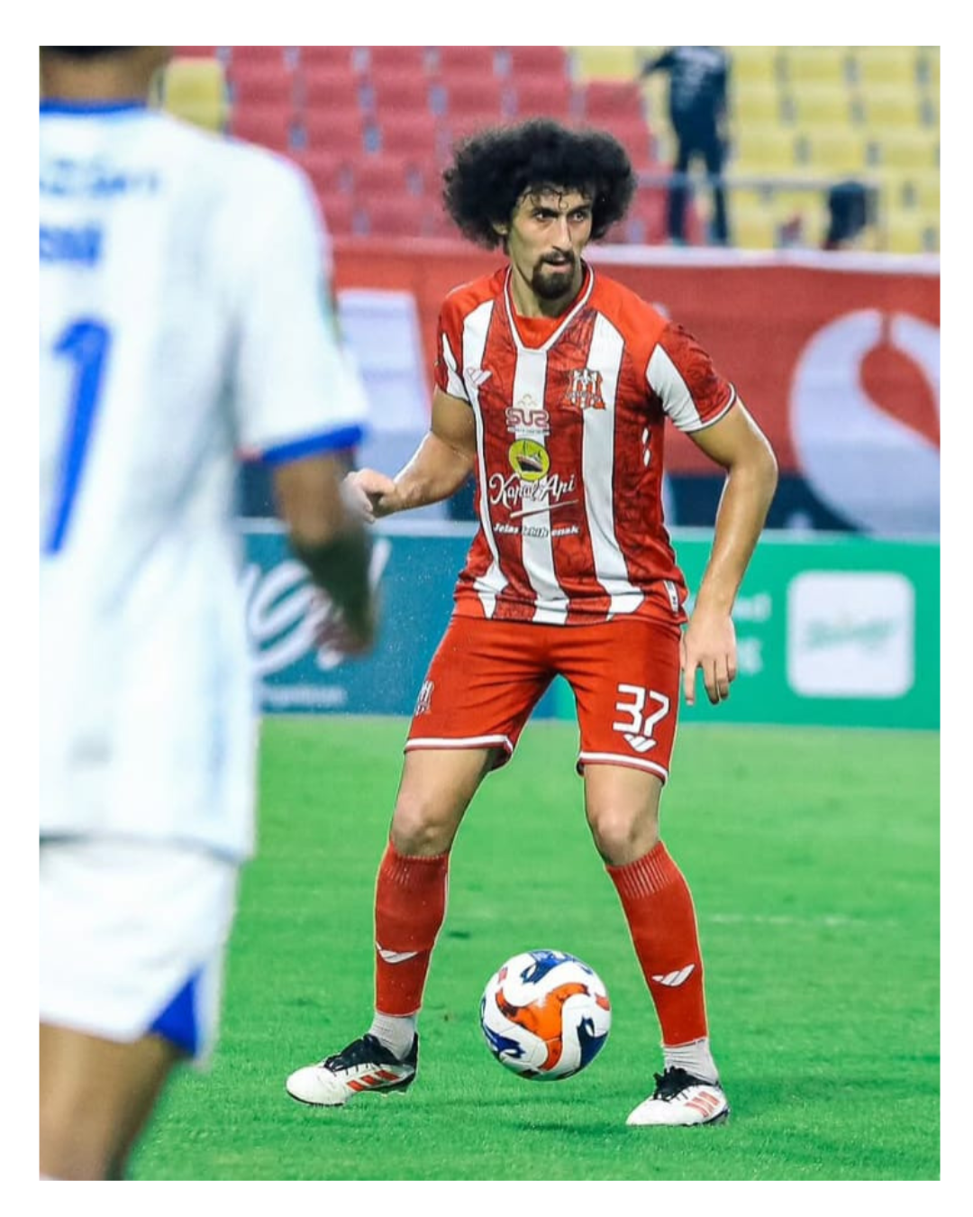 Goktug Demiroglu saat membela di Championship musim 2025/2026.