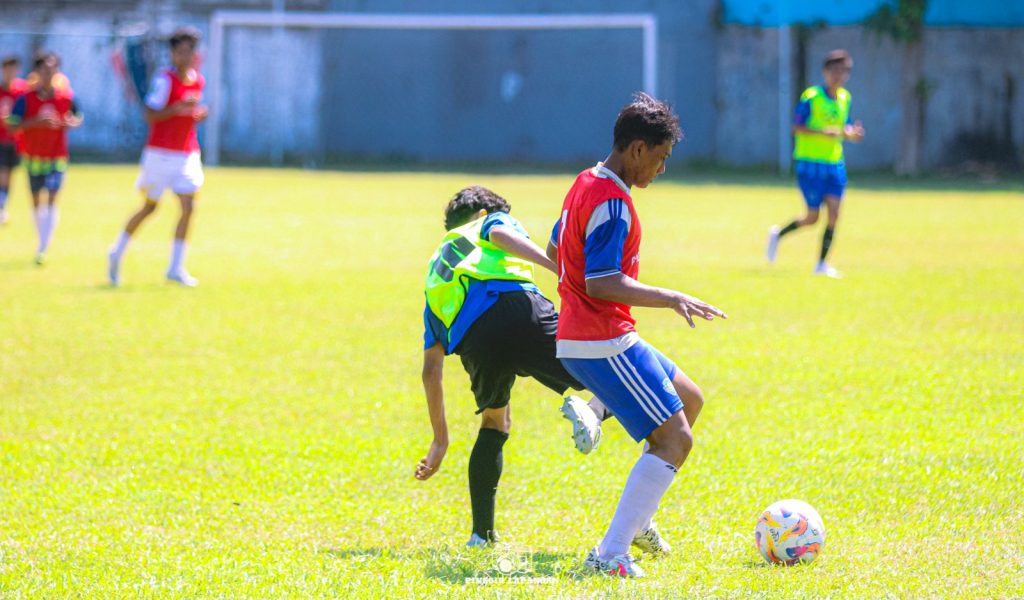 Seleksi pemain Persida U17 yang dilaksanakan di Lapangan Pagerwojo, Buduran, Sidoarjo, pada Kamis (2/7/2026). Selain U17, Persida juga menggelar seleksi U15 di tempat yang sama.