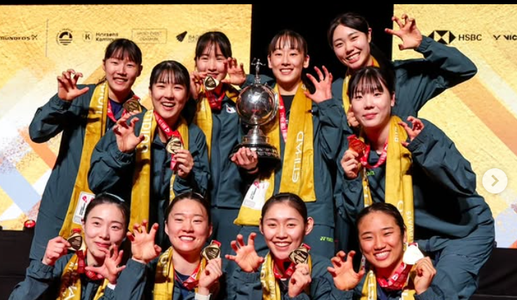 Selebrasi para pemain Korsel di atas podium usai penghargaan juara Piala Uber 2026.